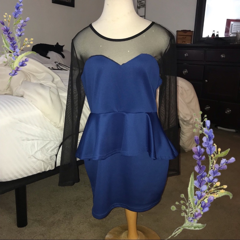 Blue mini dress with sheer sleeves! 🦋🌱